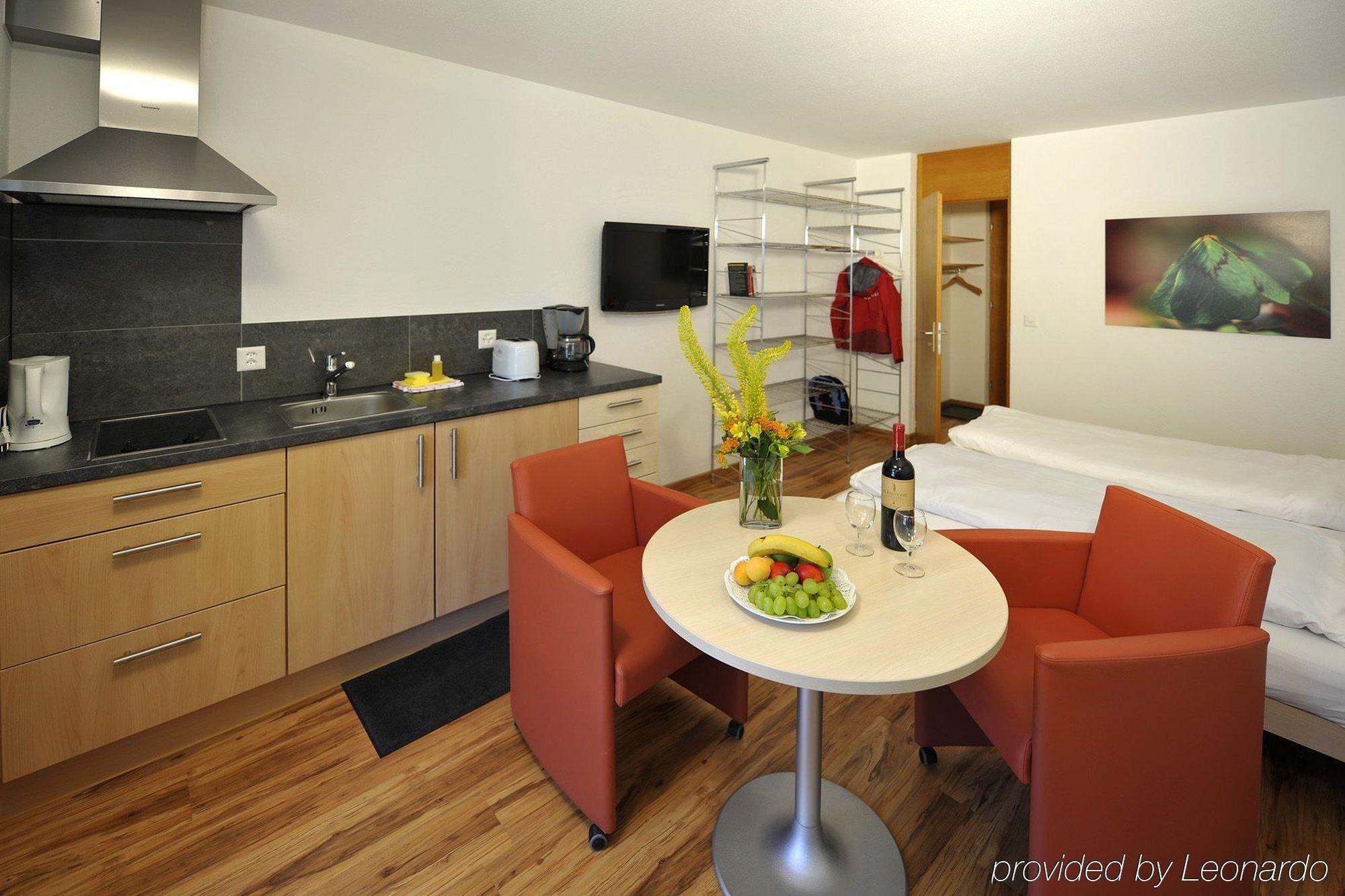 Serviced By Solaria 3*